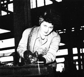 Woman welding for the Saint Johns River Shipbuilding Company: Jacksonville, Florida.
