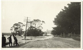 Launceston end of Perth Bridge (1929)