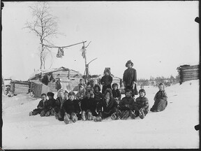 Skoltebarn i Ã˜vre Skolteby