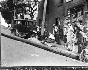 1928 model Studebaker sedan, Crown Street, Sydney, 29 January 1935