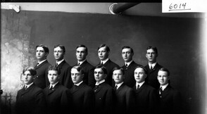 Phi Delta Theta group portrait 1904