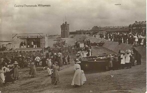 Withernsea Promenade c.1900  (archive ref PO-1-159-29)