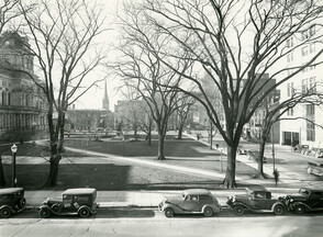 Prince's Square in front of the Old Court House on Main Street. 1935.
