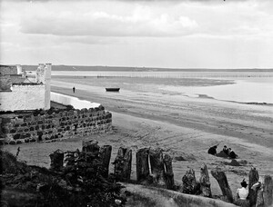 Woodstown, water, white wall and wasp waist!