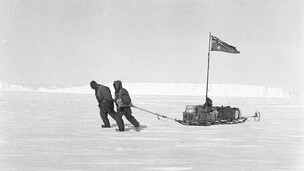 Andrew Watson and Frank Wild setting out to relieve Jones' sledging party, Antarctica, January 1913