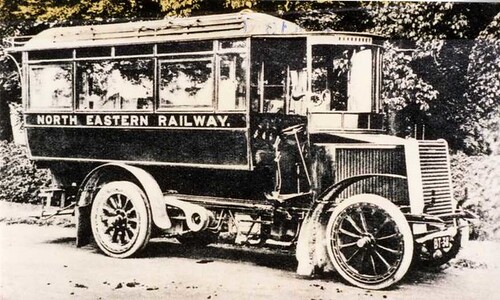 The Clarkson Steam Bus c.1900s (archive ref DDPD2-2-11)